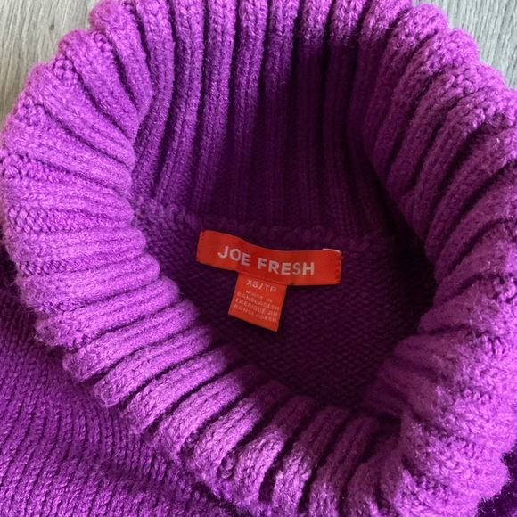 Joe Fresh Turtleneck - Picture 5 of 5